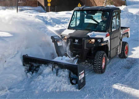 Bobcat_UTV_with_Snowblower
